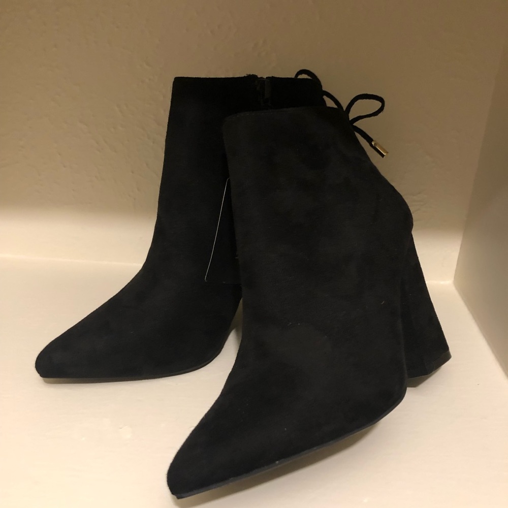 Black pointed ankle boots